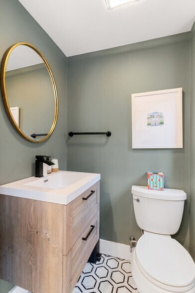 Building Photo - 62 Bolton St