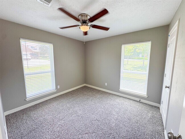 Building Photo - 12741 Lake Conroe Hills Dr