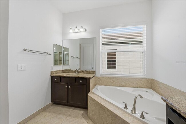 Building Photo - 30588 Chesapeake Bay Dr