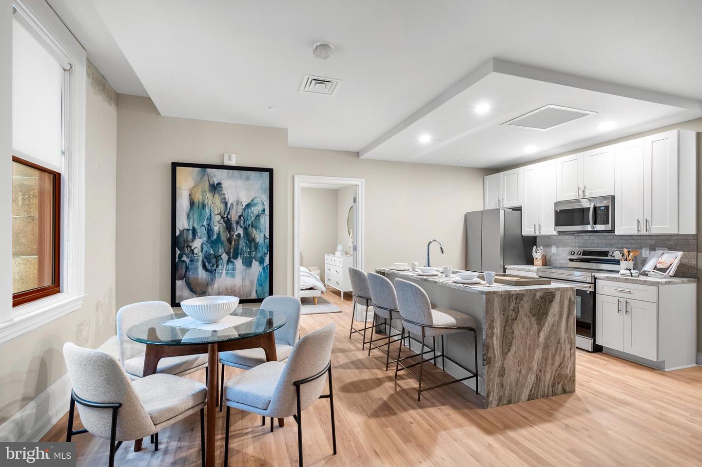 Building Photo - 1422 Chestnut St