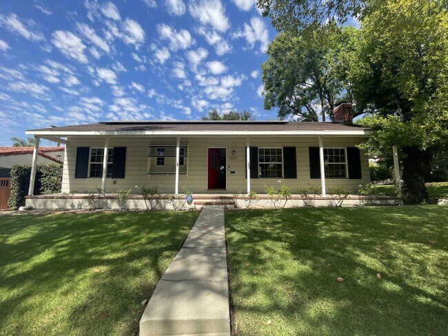 Building Photo - 1421 Birch Ave