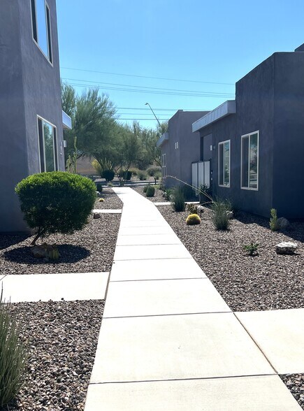 Front walk - 8665 E Ultra Dr