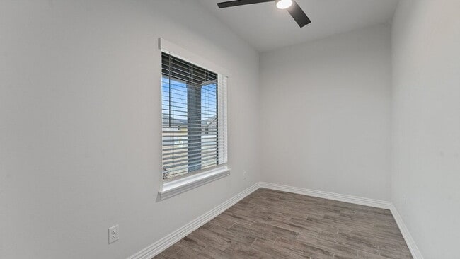 Building Photo - 109 N Panther Ave