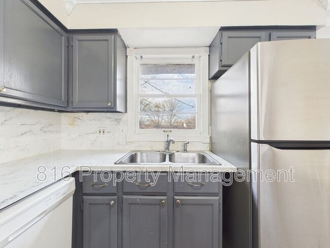 Building Photo - 6304 E 150th Terrace