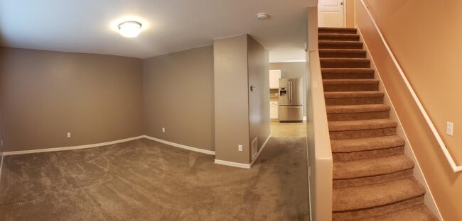 Building Photo - 262 Wellington Dr