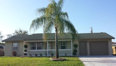 Building Photo - 4 bedroom 2.5 bath for rent