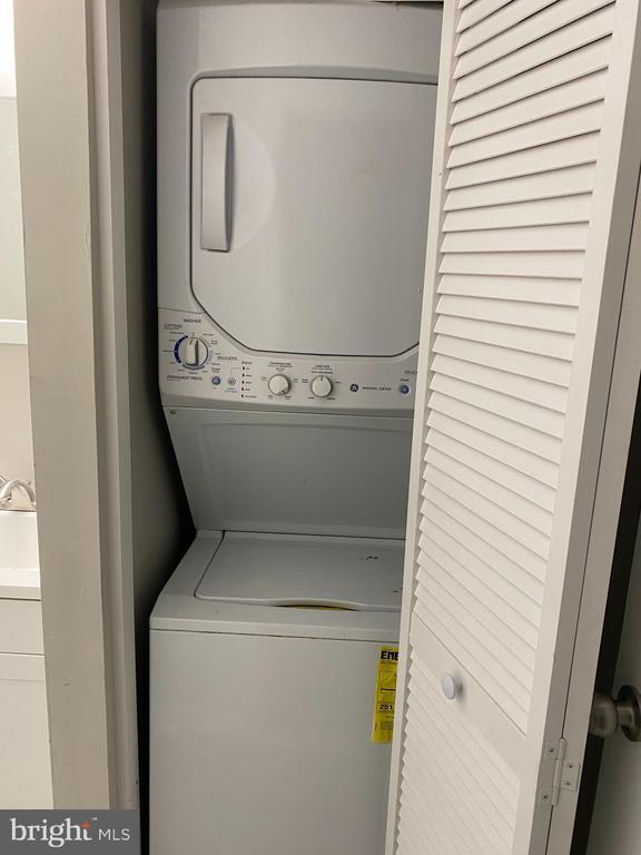 Building Photo - 6220 Edsall Rd