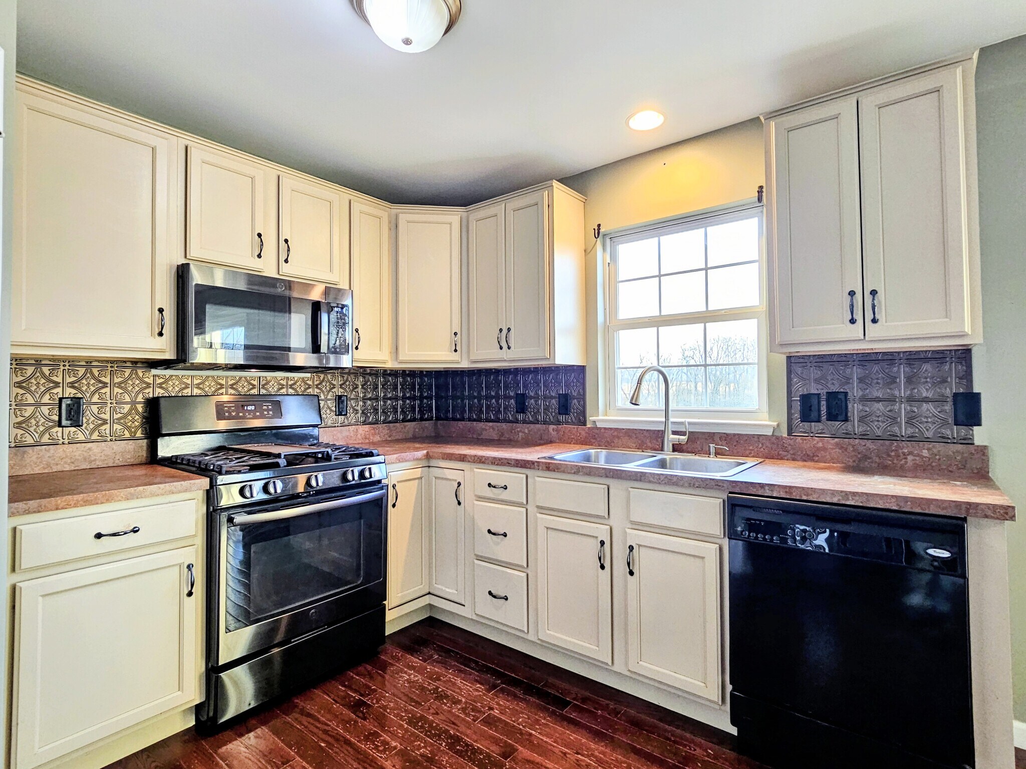 Building Photo - 117 Ironwood Ct