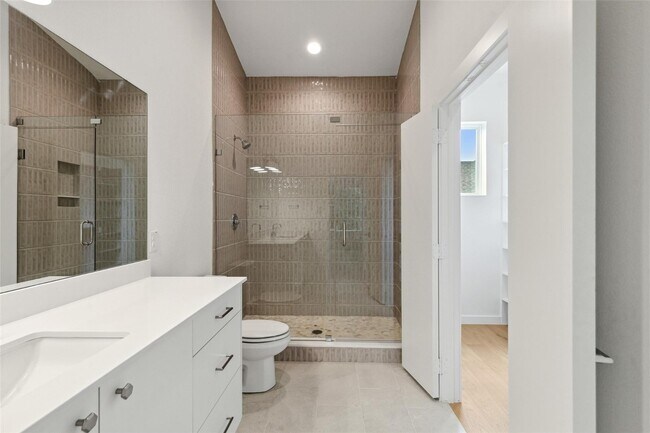 Building Photo - 6144 Oram St