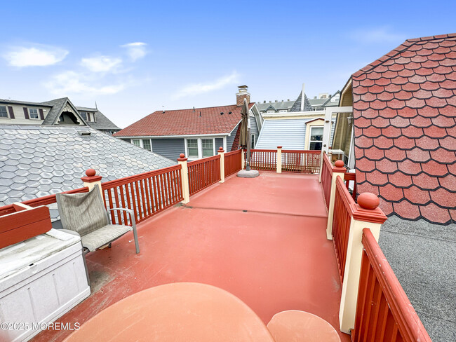 Building Photo - 6 Ocean Ave N
