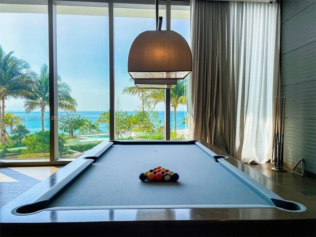 Building Photo - 18975 Collins Ave