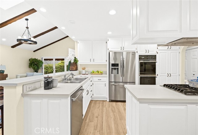 Building Photo - 1647 N Santa Anita Ave