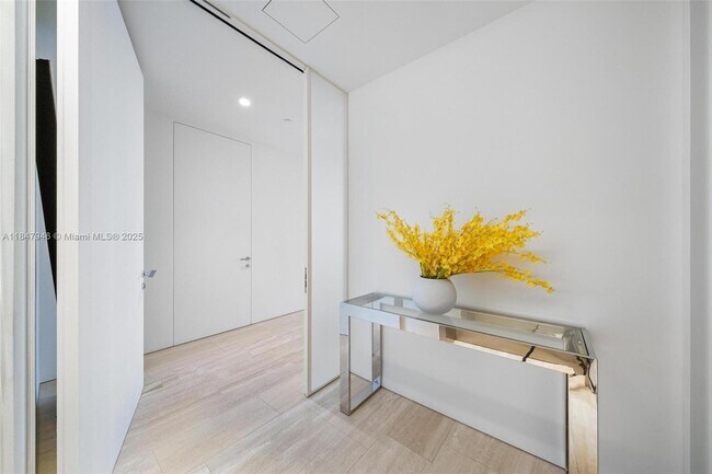 Building Photo - 9001 Collins Ave