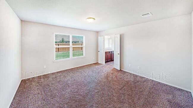 Building Photo - 812 Mockingbird St