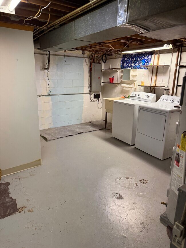 Building Photo - 152 Clover Ridge Dr