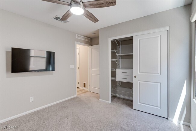 Building Photo - 9539 Wayfarer Seek Ct