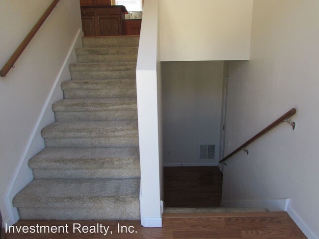 Building Photo - 3 br, 2 bath House - 101 Valley Way Dr.
