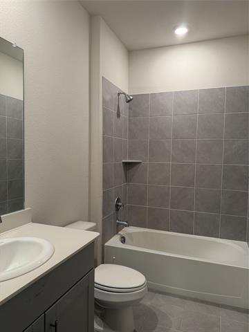 Building Photo - 3253 Cumby Dr