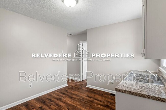 Building Photo - 2210 E Market St