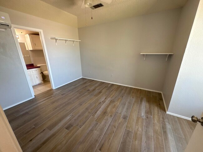 Building Photo - 3421 Hyden Ave