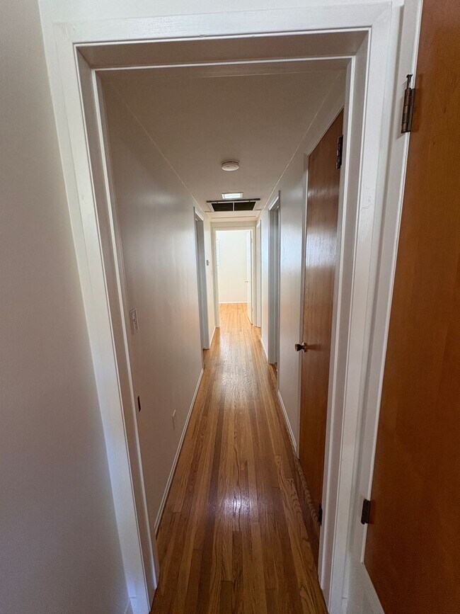 Building Photo - FOR LEASE: 3 Bed / 3 Bath + Family Room Home – Ojai, CA