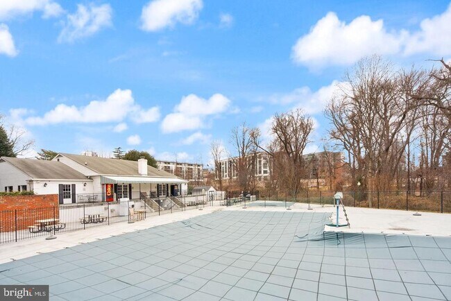 Building Photo - 7651 Tremayne Pl