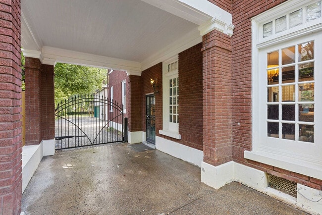 Building Photo - 309 N McLean Blvd
