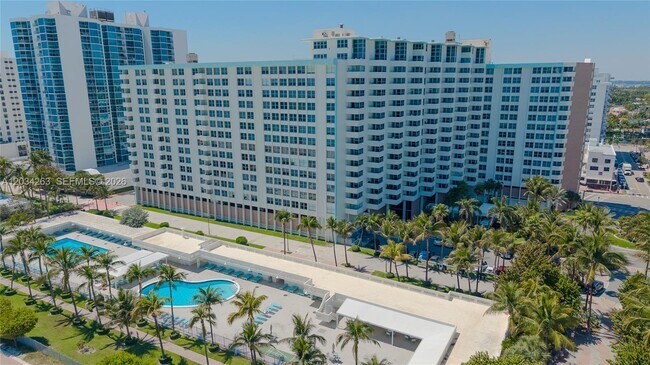 Building Photo - 2899 Collins Ave