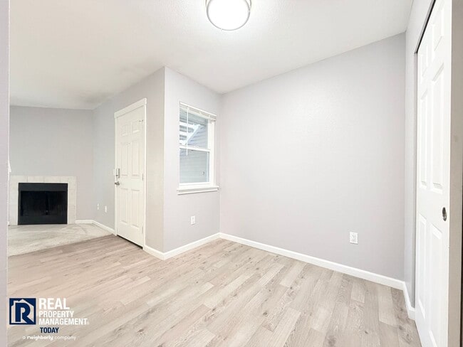 Building Photo - 2609 S 272nd St