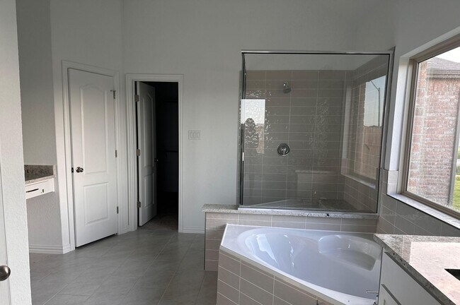 Building Photo - Spacious 4BR House in Hutto. Walkable dist...