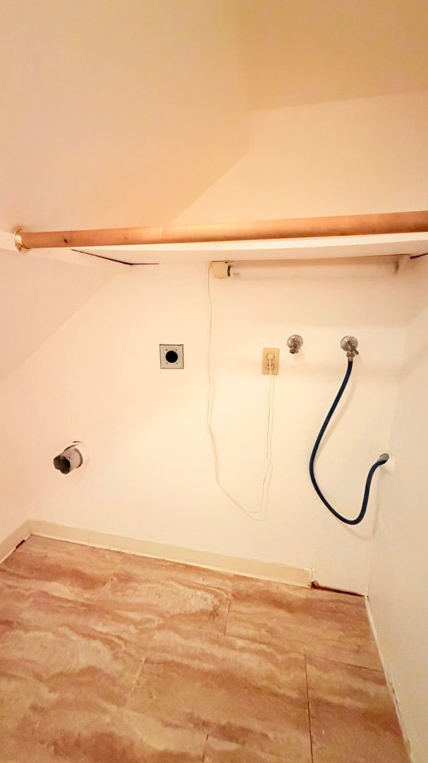 Building Photo - 2101 Shore Line Dr