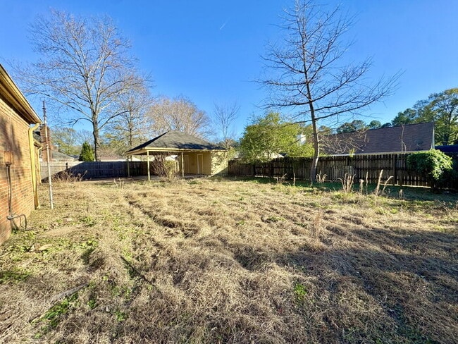 Building Photo - 6843 Amersham Dr