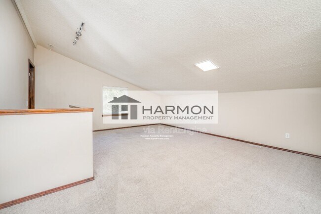 Building Photo - 2138 S Fieldcrest Cir