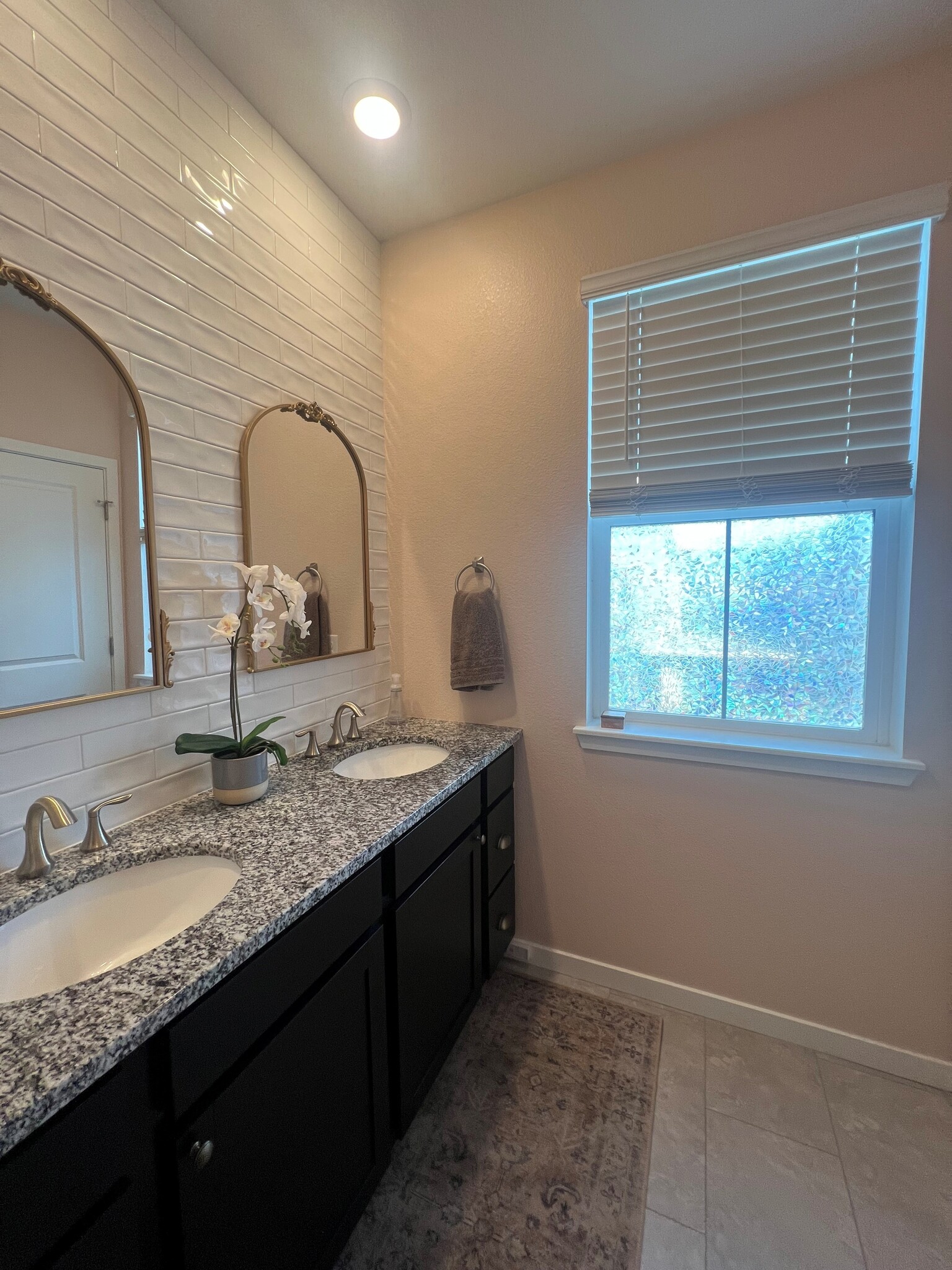 Building Photo - 7487 W Pacific Ln