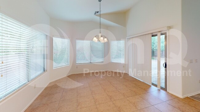 Building Photo - 11874 N Verismo Dr