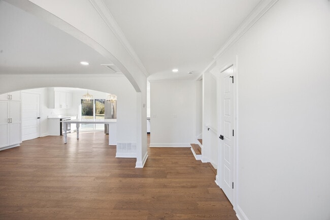 Building Photo - 294 Idle Hour Dr