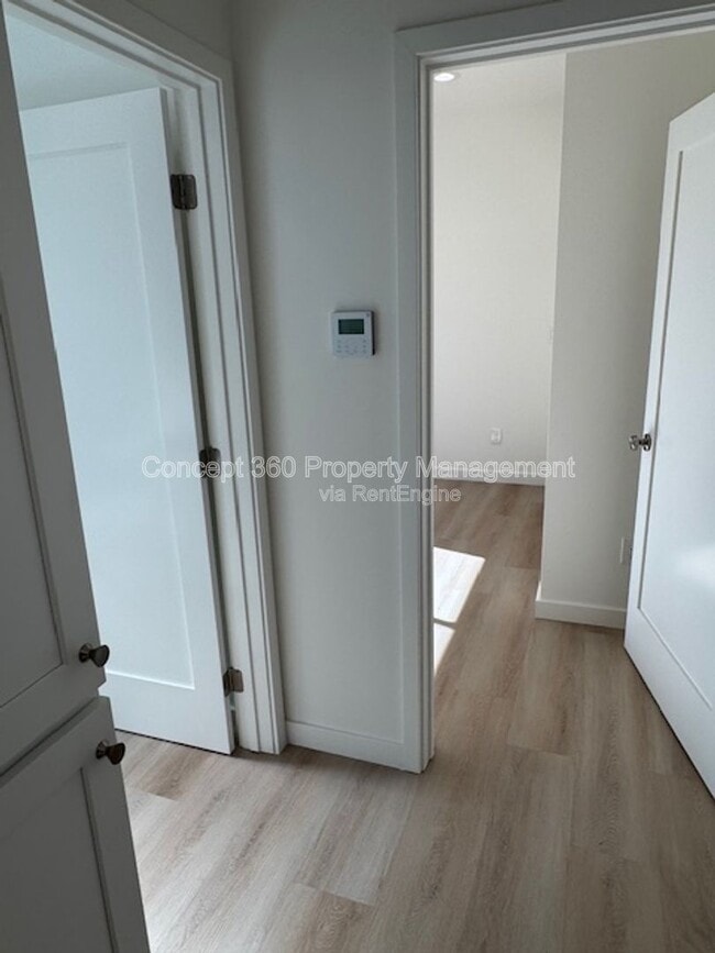 Building Photo - 6170 Briercrest Ave