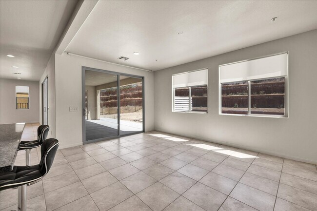 Building Photo - 56923 Ivanhoe Dr