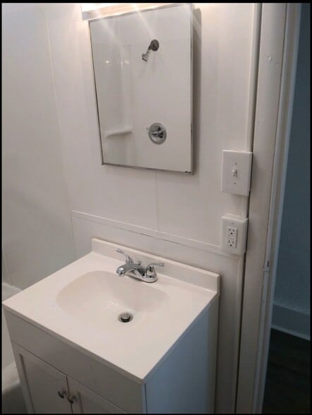 Building Photo - 101 N G St