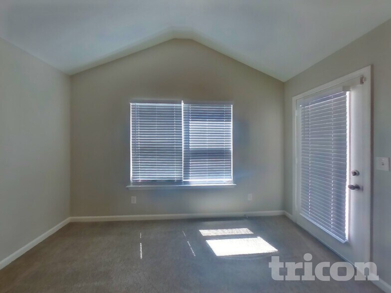 Building Photo - 355 Meadow Vista Ln
