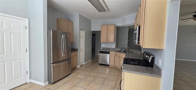 Building Photo - 1305 Lakehurst Way