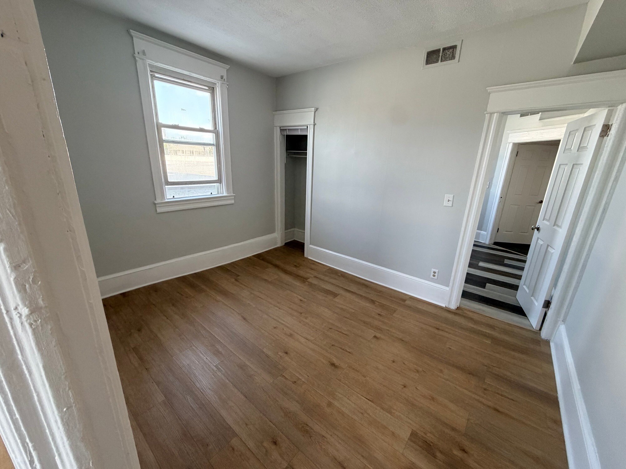 Building Photo - 705 Brinley Ave