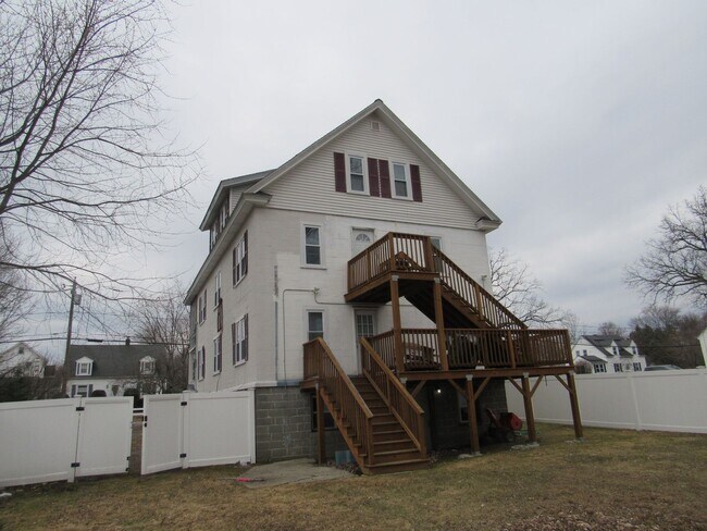 Building Photo - Dracut Beautiful 5 Bedroom Apartment Ready for Occupancy!!