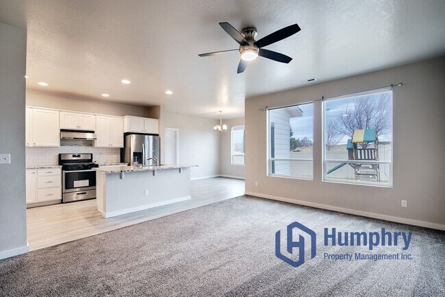 Building Photo - Beautiful home in South East Boise