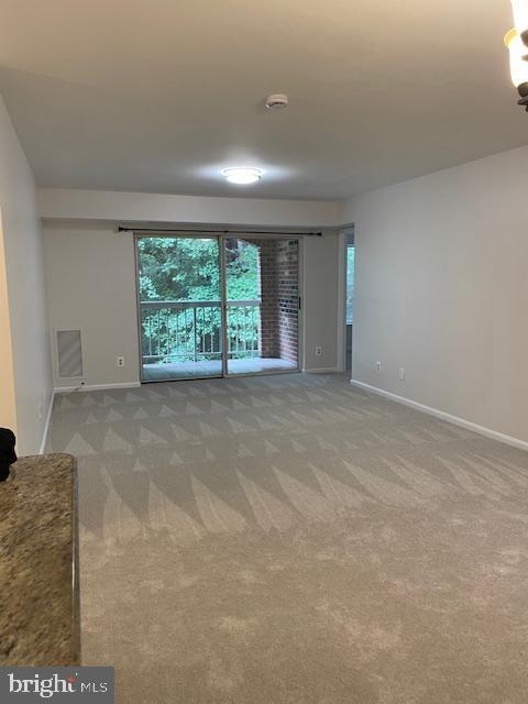 Building Photo - 5900 Cove Landing Rd