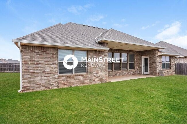 Building Photo - 3 Bedroom Pet-Friendly Home in Yukon, OK with Main Street Renewal