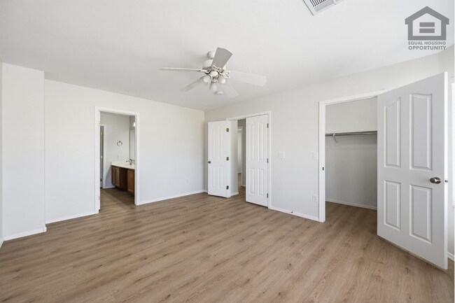 Building Photo - 4Bed + OFFICE + LOFT in Peoria! Ready for Immediate Move-In! -- FULLY REMODELED!