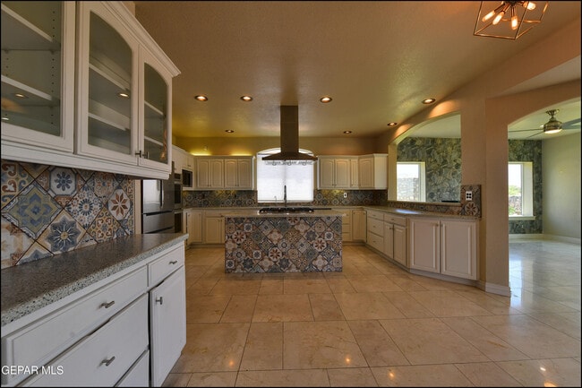 Building Photo - 6732 Pearl Ridge Dr