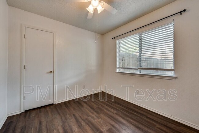 Building Photo - 2907 Kathleen Ln