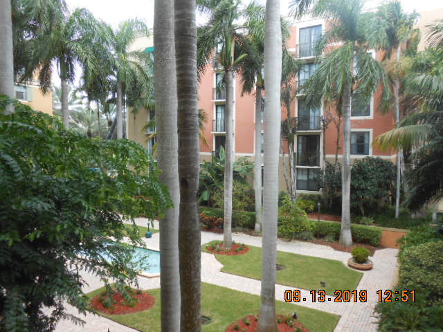 Building Photo - 720 S Sapodilla Ave